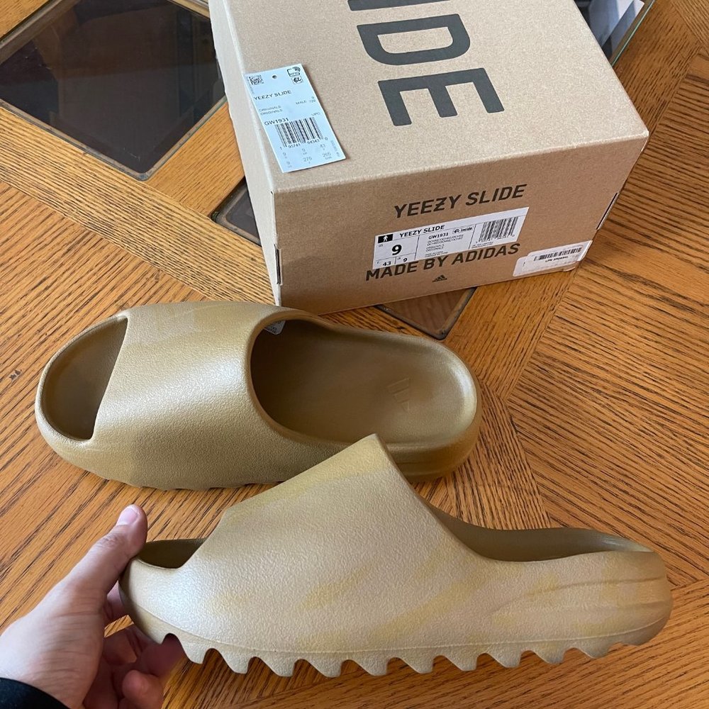 YEEZY SLIDE OCHRE US SIZE 9 - Good Price
